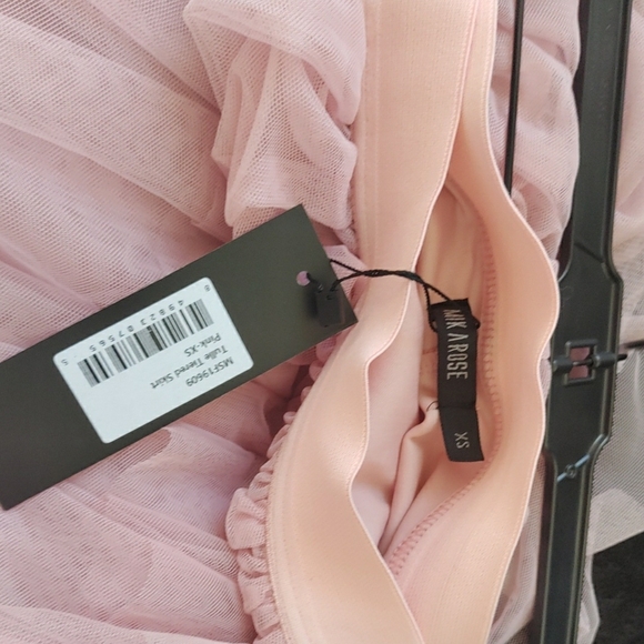 Elegant Pink Layered Tulle Skirt - Picture 6 of 9